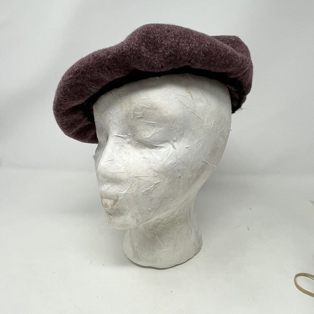 Purple w/Black Accent Beret Toucan Collection Custom Hand Embroidery Wool ‎ READ